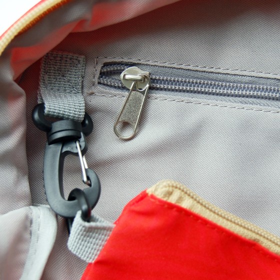 BACKPACK WITH INSULATED FRONT POCKET